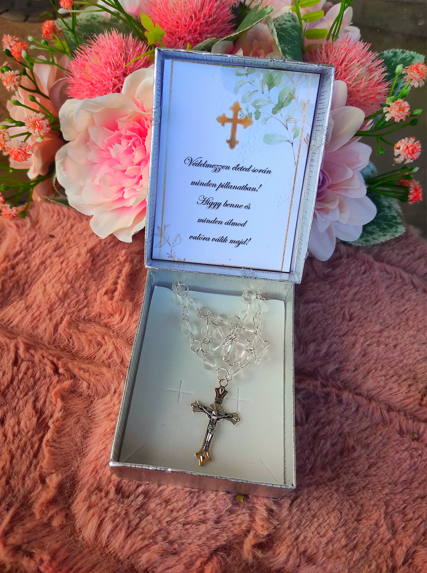 Keresztelő ajándék hegyikristály rózsafüzér